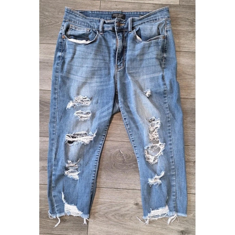Judy Blue 14W High Rise Skinny Fit Capri Medium Stretch Denim Thrashed Jeans